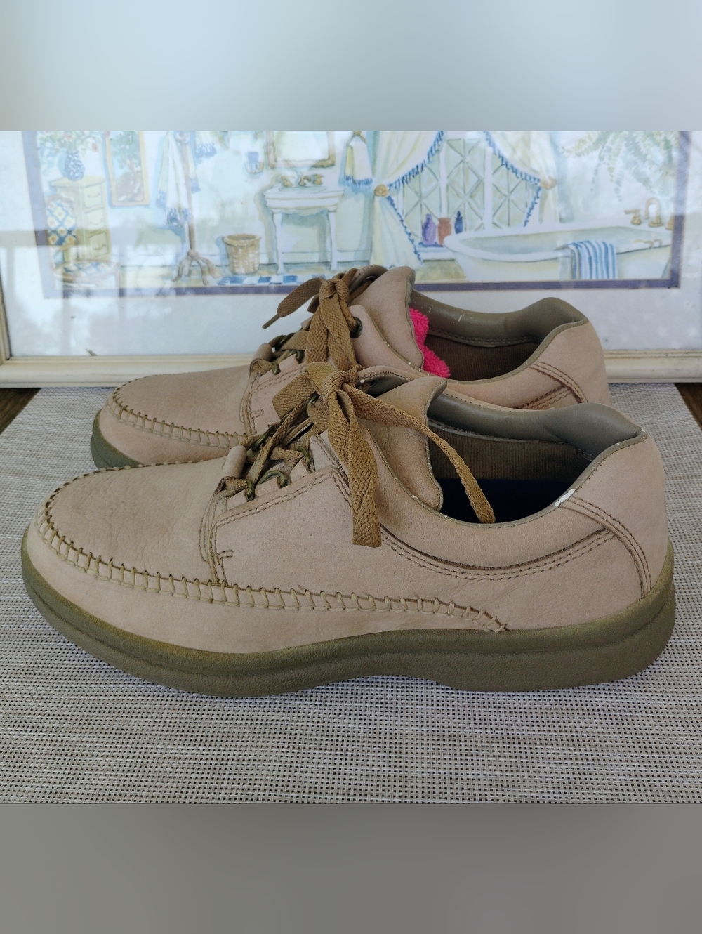 Thom McAn Beige Buck Leather Walking/Casual Shoes. Wide Width. Size 10.5W.